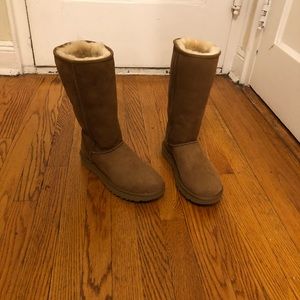 NWT Ugg Boots size 8